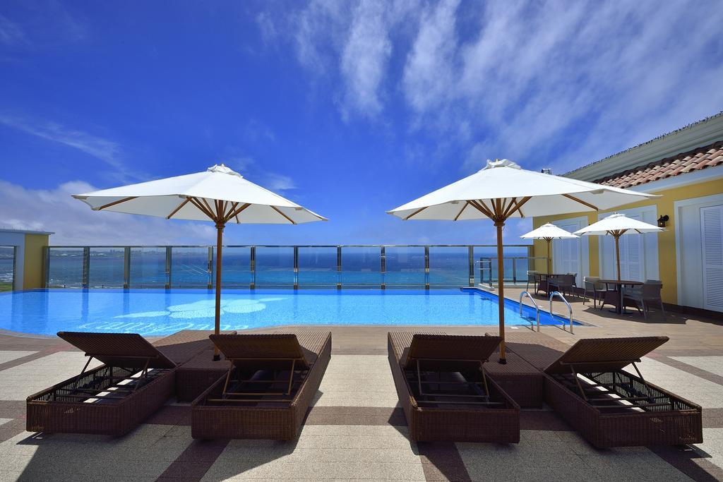 Vessel Hotel Campana Okinawa Chatan Exterior foto